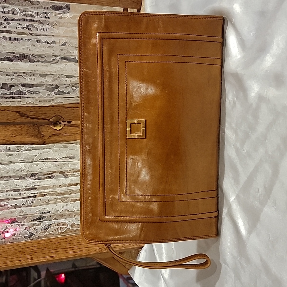 VINTAGE LEATHER  BROWN CLUTCH MADE IN ITALY ESPECIALLY FOR BULLOCKS